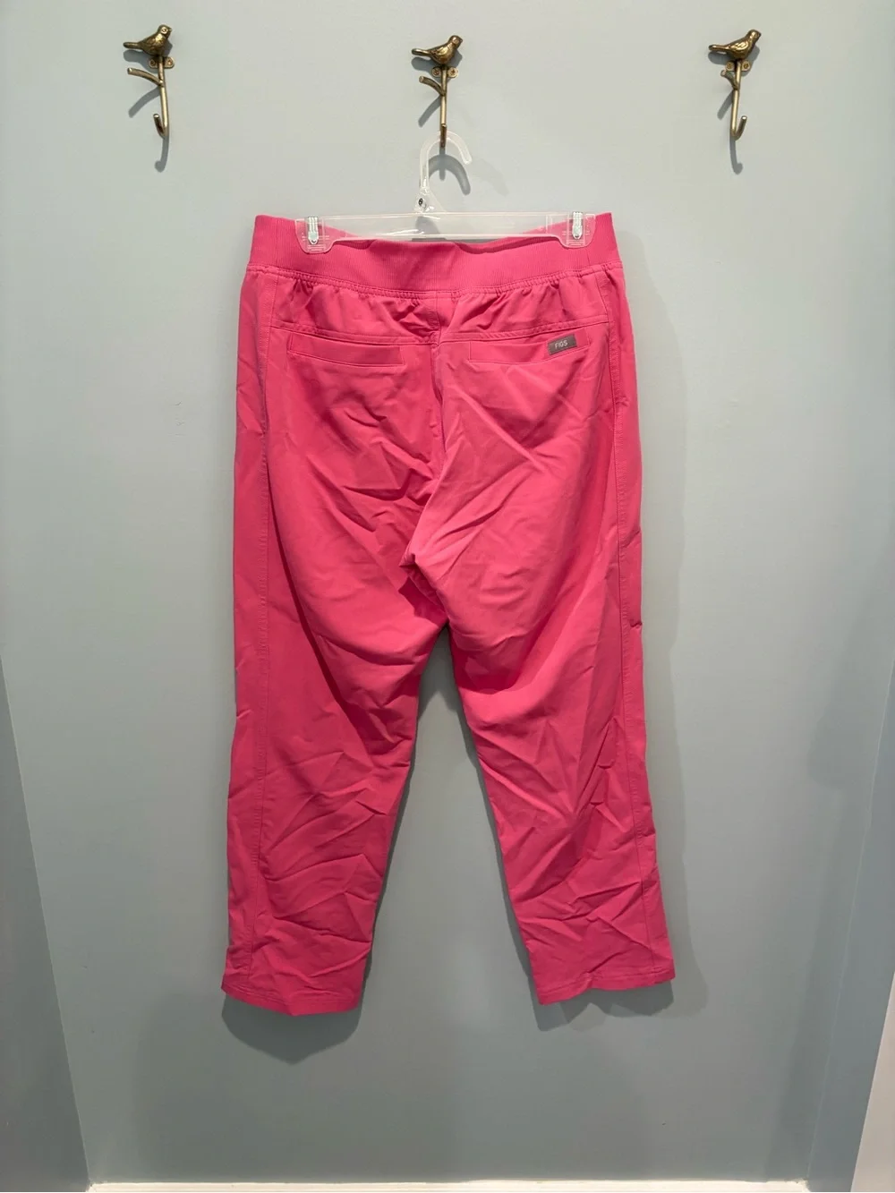 Figs Men's Cargo Pants in F’ing Pink